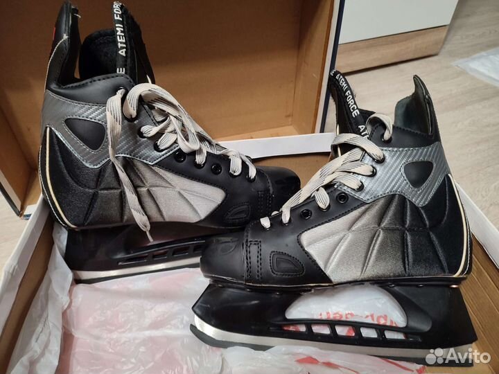 Коньки хоккейные