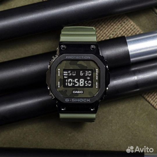 Наручные часы Casio G-Shock GM-5600B-3E