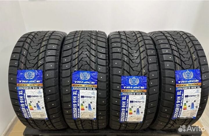 Tri Ace Snow White II 235/35 R19 91H