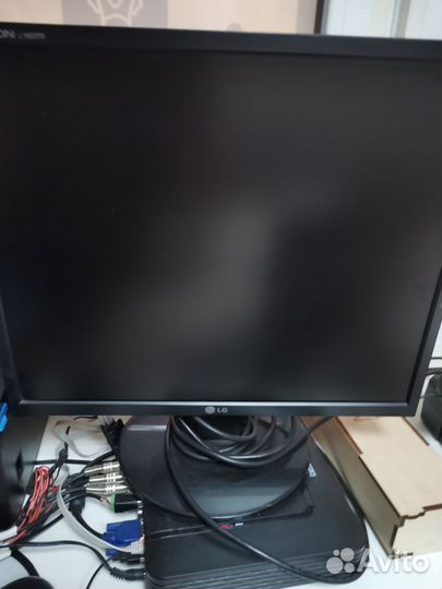 Монитор lg flatron l1953tr