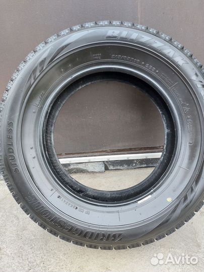 Bridgestone Blizzak VRX 215/65 R16