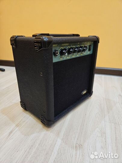 Гитарный комбоусилитель Stagg 10 GA