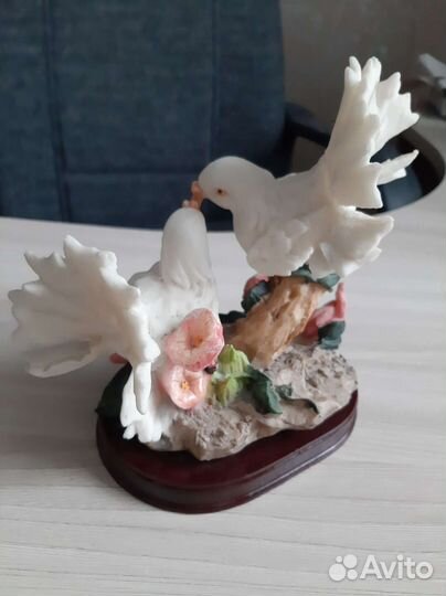 Статуэтка голуби