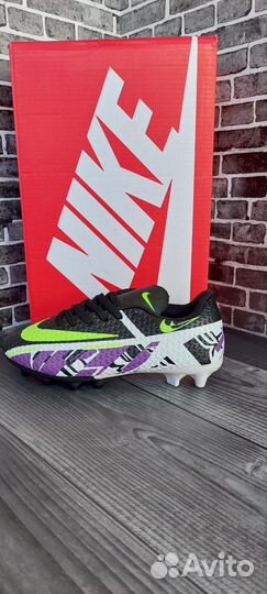 Футбольные бутсы Nike Phantom