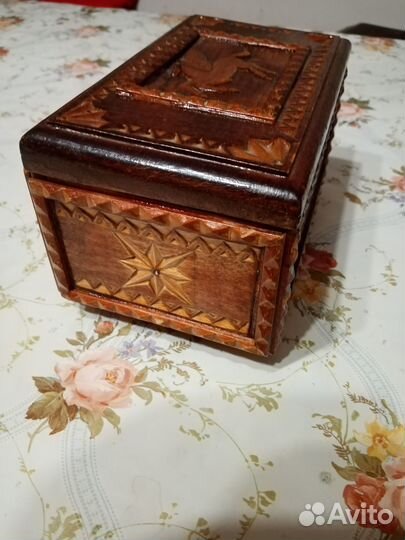 Деревянная шкатулка старинная