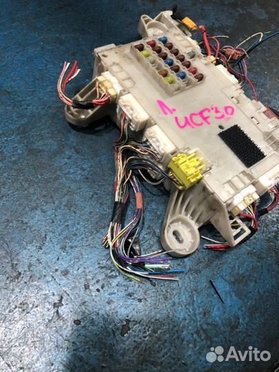 Блок предохранителей левый Lexus Ls430 UCF30 UCF31