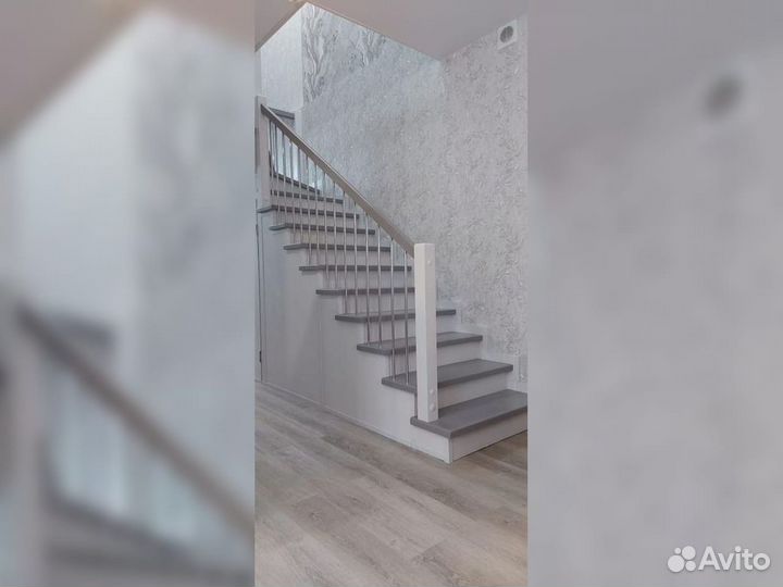 Ступени для лестниц и другие комплектующие О