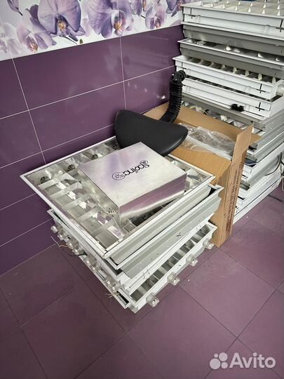 Светильник в потолок армстронг