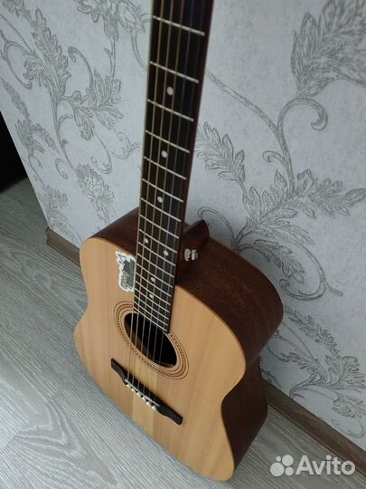 Акустическая гитара 7/8 Cort с приятными плюшками