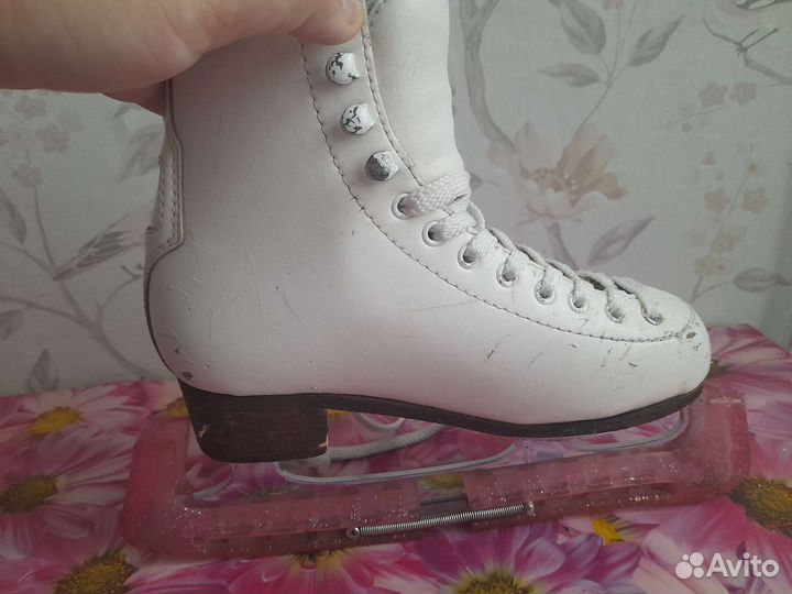 Коньки фигурные wifa