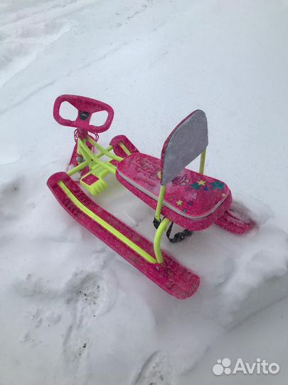 Детский снегокат со спинкой с ручкой