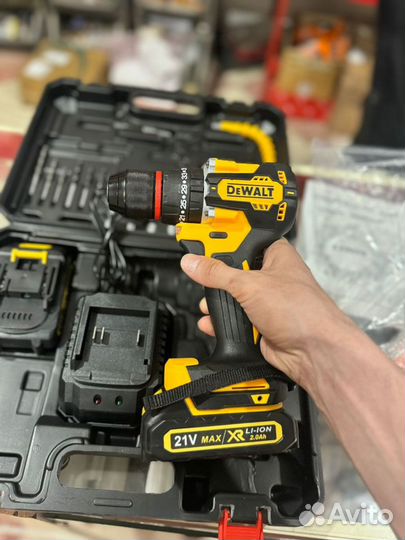 Шуруповерт аккамуляторный дрель DeWalt XR Li-Ion