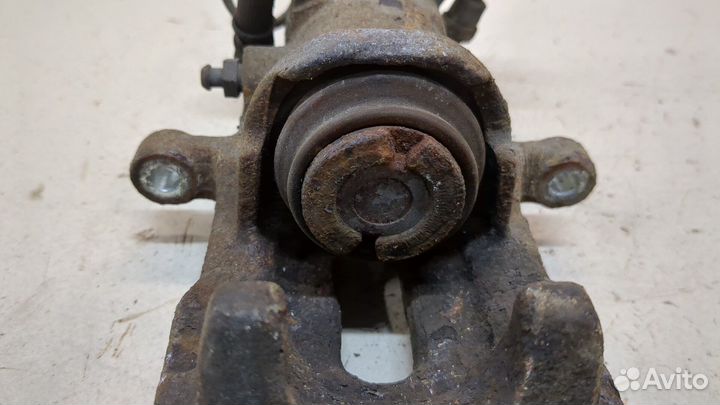 Суппорт правый задний Honda Accord 7