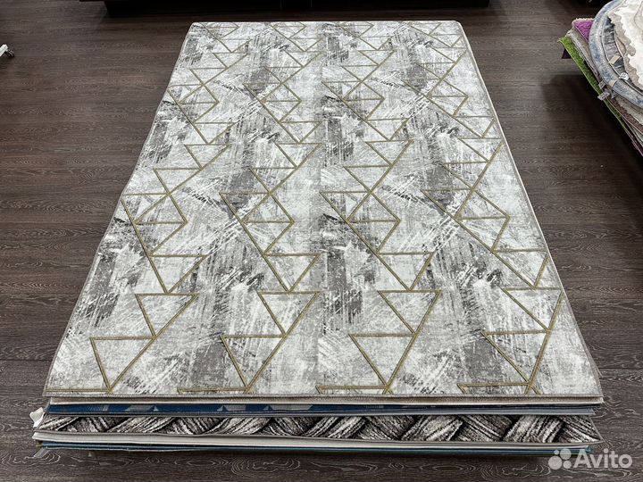 Палас 2.5 х 3м новый