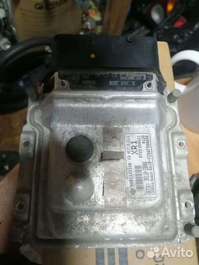 Блок управления двигателем Kia Ceed 2012)