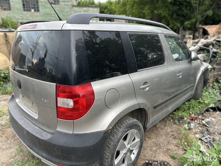 Skoda Yeti 1.4 AMT, 2013, битый, 100 000 км