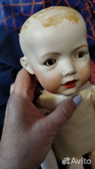 Кукла фарфоровая