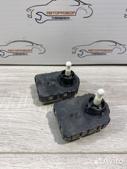 Корректор фар Lexus Is250, Toyota