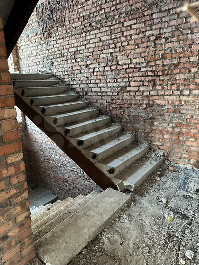 Здание, 1400 м²