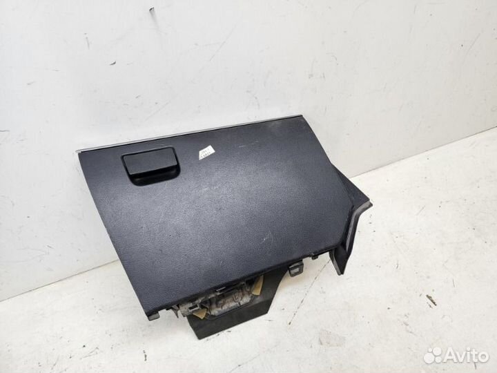 Бардачок Mazda 3 BL 2009-2012