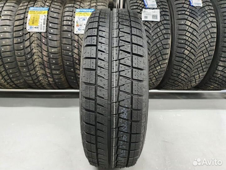 Bridgestone Blizzak Revo GZ 215/55 R17