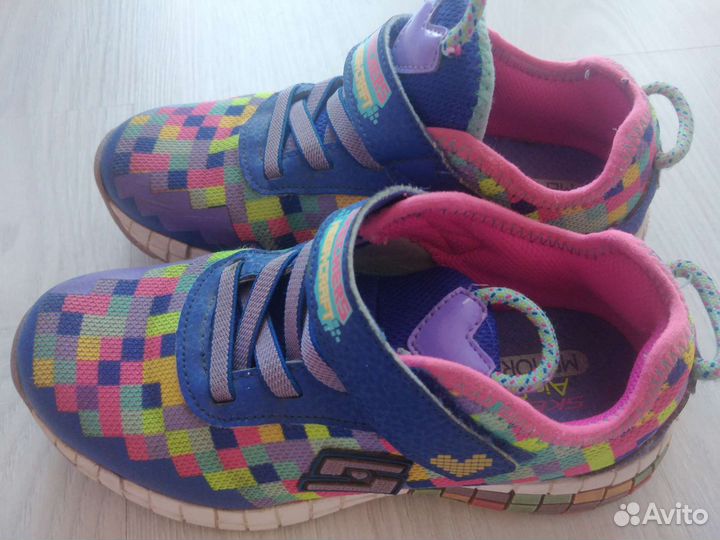 Кроссовки для девочки skechers р. 32 б/у
