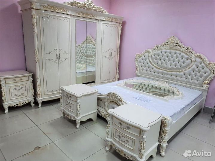 Спальный гарнитур Версаль