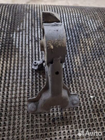 Подушка двигателя задняя Toyota Caldina CT190 2C