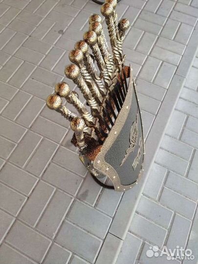 Подарок на день вдв подставка под шампуры