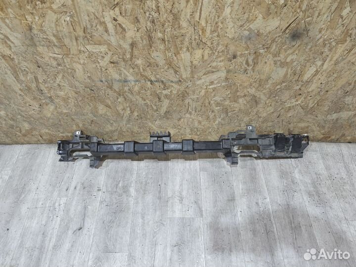 Усилитель переднего бампера Range Rover L322