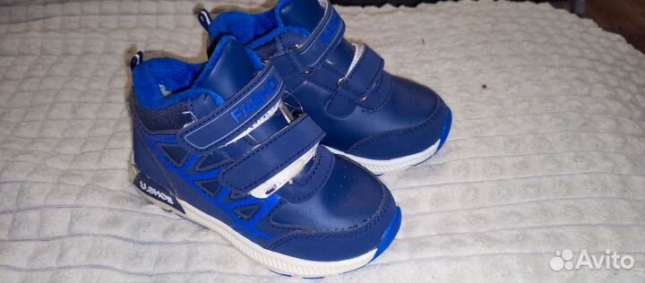 Кроссовки детские теплые