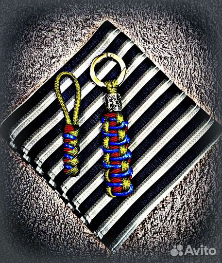 Брелок из паракорда ручная работа