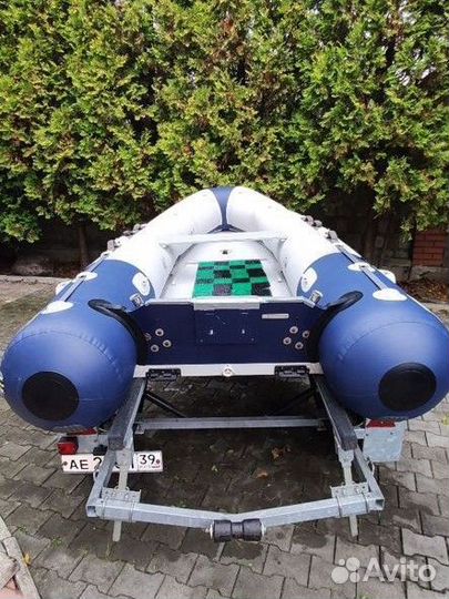 Лодка Zodiac France+ Двигатель Хонда+ прицеп