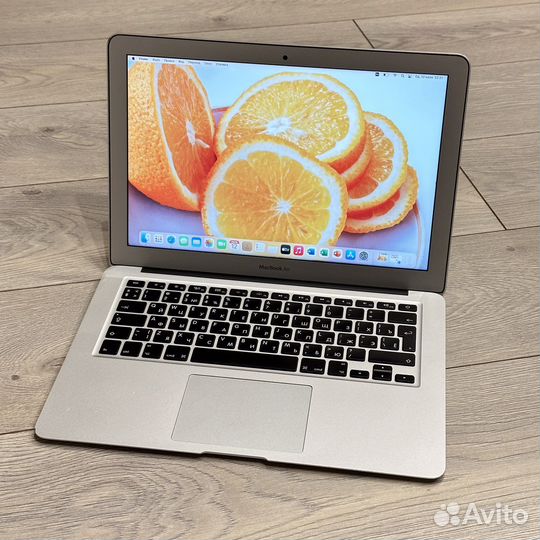 Apple MacBook Air 13 дюймов 2015 i5 / 8 / 128 SSD