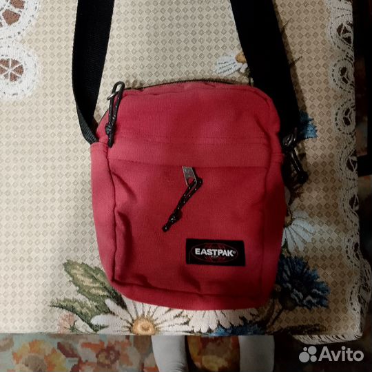 Сумка через плечо eastpak