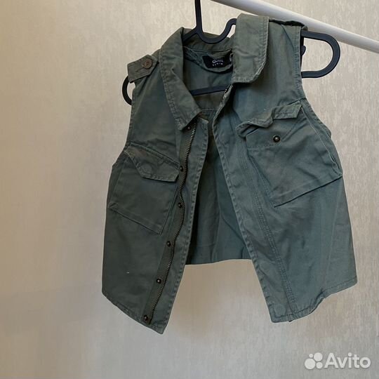 Джинсовая жилетка женская/разгружаю гардероб