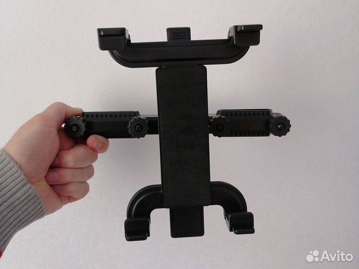 Держатель для планшета в машину