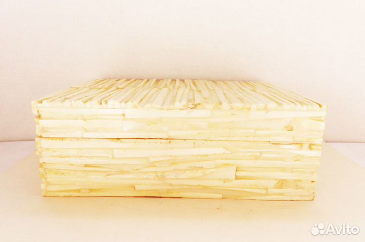 Шкатулка из кости 