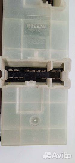 Блок управления стеклоподъемниками Nissan Teana 32