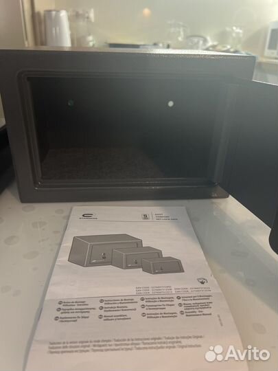 Сейф металлический