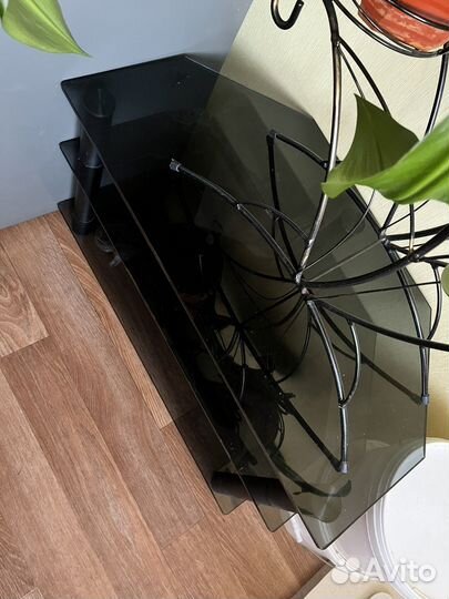 Стеклянная тумба