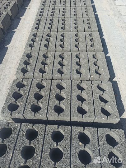 Блок строительный стеновой