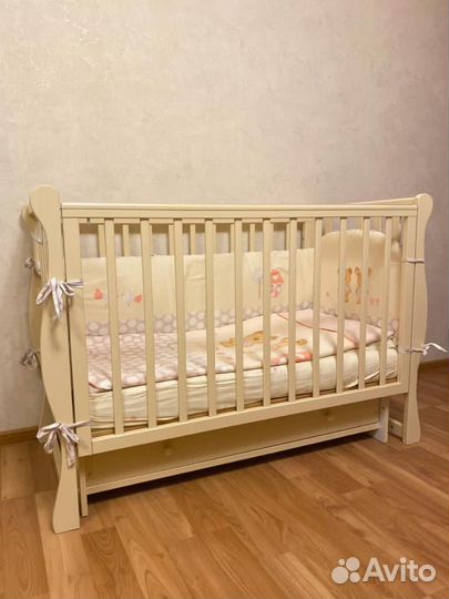 Детская кроватка