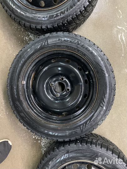 R15 Dunlop SP Winter Ice 07 185/65, PCD 4x100 DIA 70