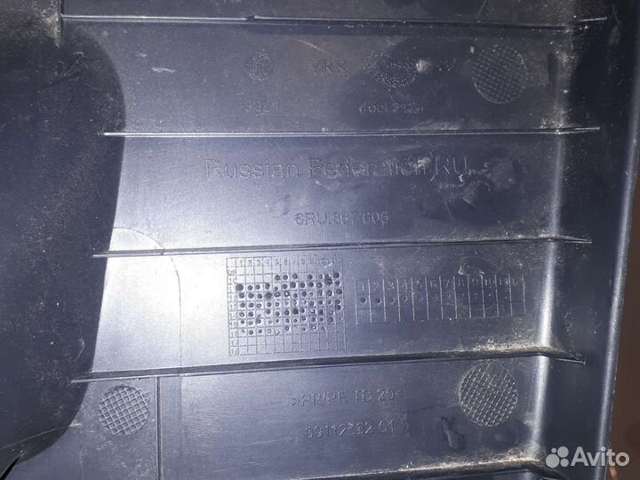 Пластик крышки багажника Volkswagen Polo седан