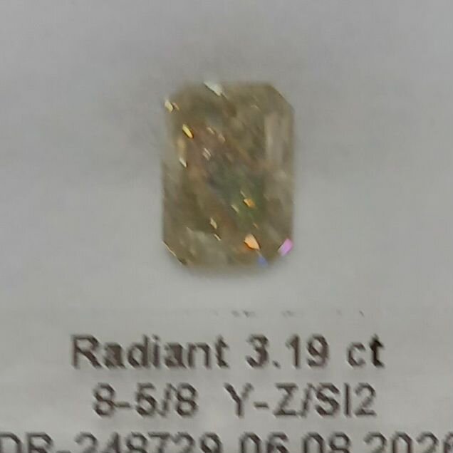 Бриллиант 3.19 ct Y-Z природный MGL