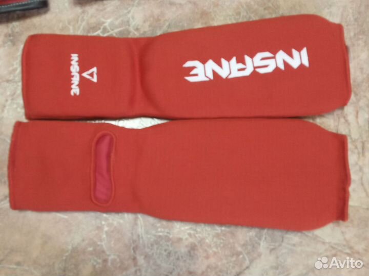 Перчатки и защита голени