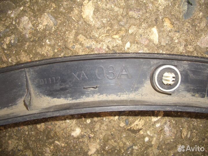 Накладка заднего крыла Субару Трибека с05-14г