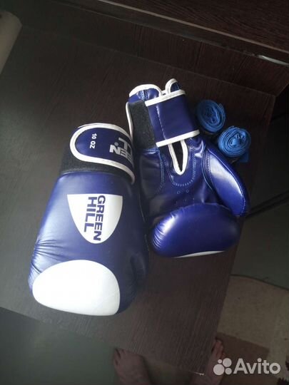 Боксерские перчатки 10 oz green hill