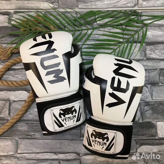 Боксерские перчатки Venum Elite Белый